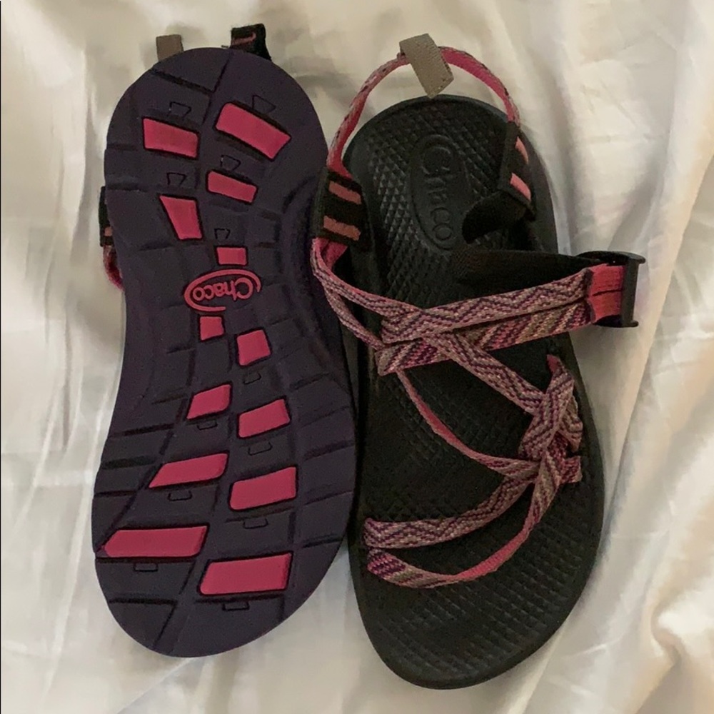 Girls size 3.5 Chacos